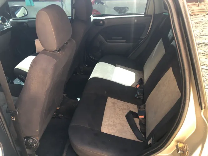 Ford Fiesta Sedan 1.0 8V Flex 4P 2008