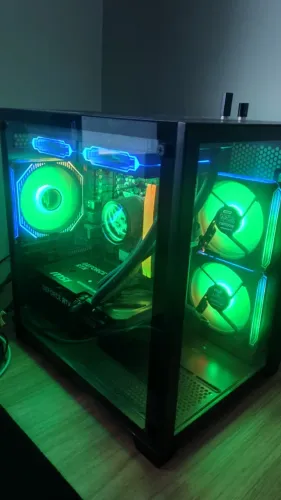 PC RYZEN 7 7800x3D 32GB 6000HZ 5060 TI 16GB