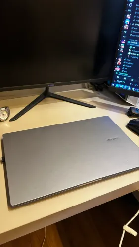 Samsung book4 i3 13th