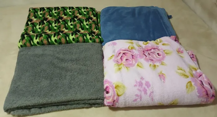Kit 4 Mantas de Frio Estampadas Conservadas Casal Camuflada e Floral<br>