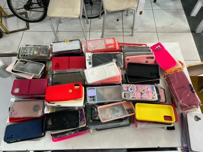Lote de 177 Unidades Capas Para Celular