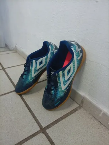 Chuteira Futsal Umbro Heatmap Azul (preço pode ser negociado).