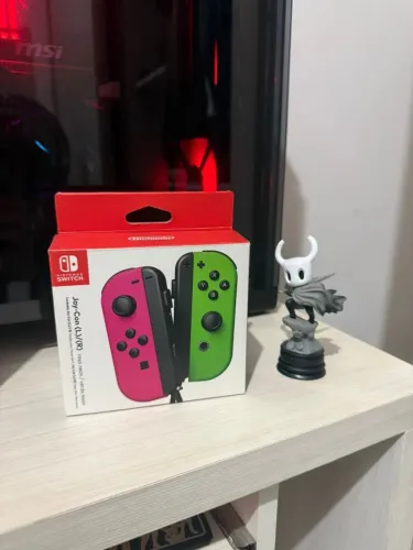 Joy-Con (L)/(R) Rosa Neon / Verde Neon - Nintendo Switch Seminovo