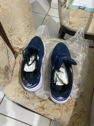 Tênis novo