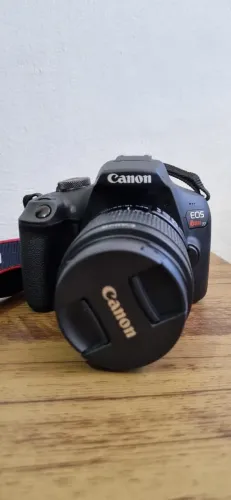 Canon T7 Nova