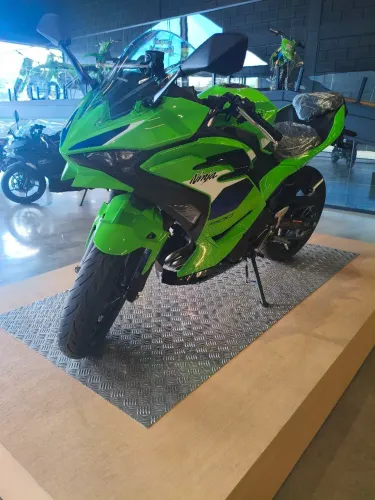 Ninja 500 SE KAWASAKI 
