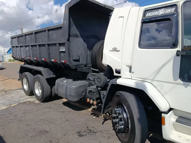 Caminhão caçamba vendo ou troco