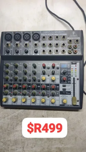 Mesa de som Behringer