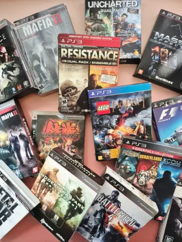 Estoque com diversos jogos mídia física de PS3