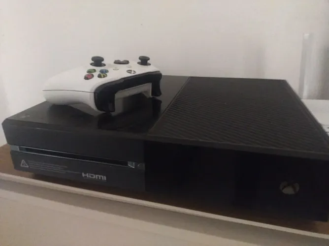 Xbox One + 1 Controle