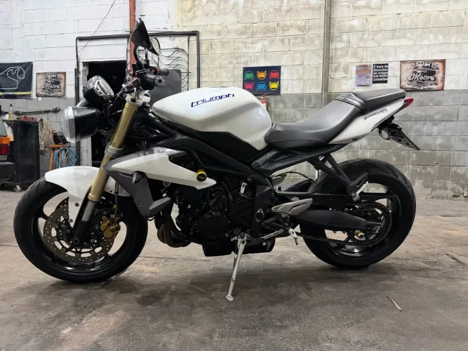 Triumph Street Triple 675 ABS