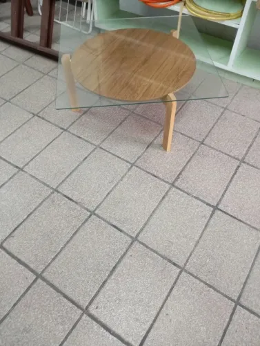 Venda mesa pequena.vidro,ou madeira