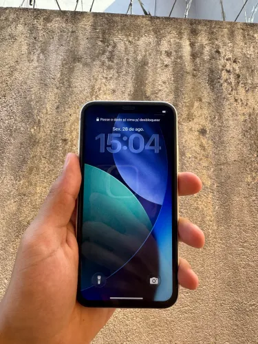 iPhone 11 64GB ? R$ 700