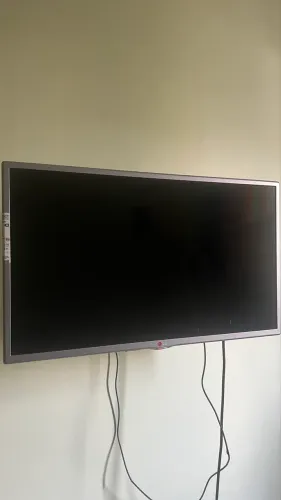 Televisão LG 32LB580B-SA de 32 polegadas.