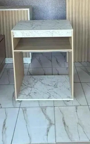 Vendo uma ilha com cabideiro para expor roupa 400