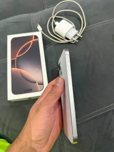 IPHONE 16 PRO MAX