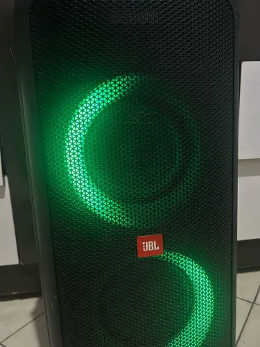 Caixa de som JBL Party 300 funcionando tudo perfeitamente com nota fiscal