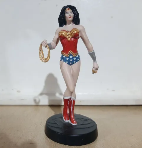 Mulher maravilha miniatura, Eaglemoss. Dc comics. Usado em excelente estado