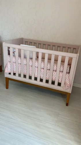 Berço Evolutivo Rosa Retrô (Vira Cama) - Estado de Novo