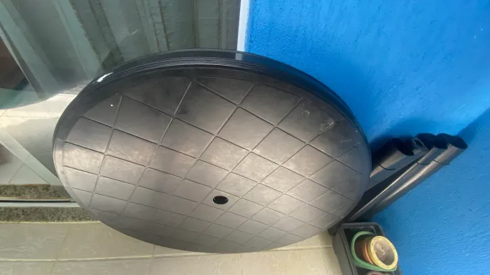 Mesa de plástico preta redonda