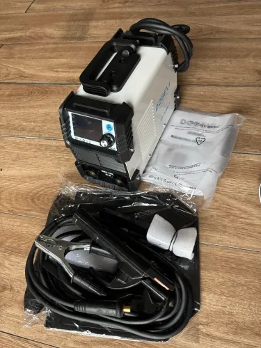 Máquina de solda inversor Bivolt 200Amperes.