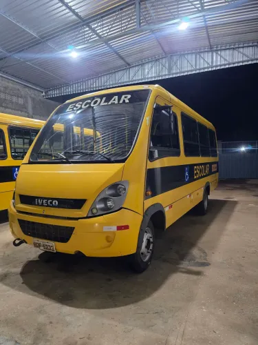 Vendo microônibus iveco 2014