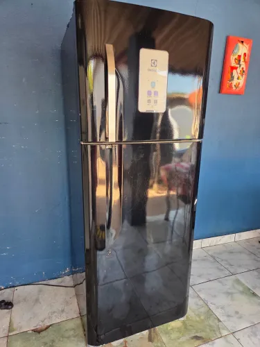 Vendo geladeira Electrolux