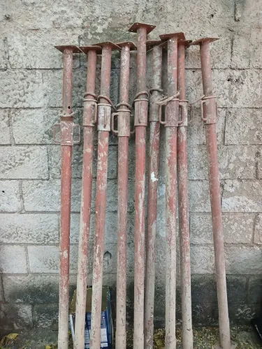 Escora metálica ajustavel