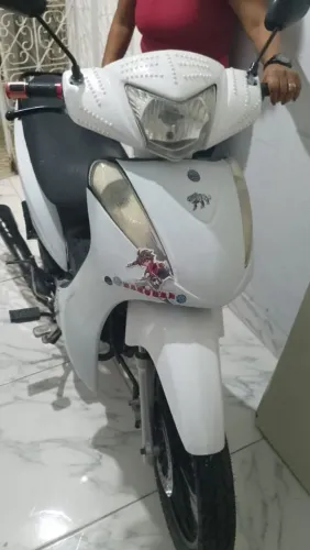 Moto Shineray jet, emplacada