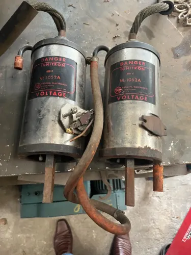 IGNITRON NL-1052A 2 PEÇAS Usadas
