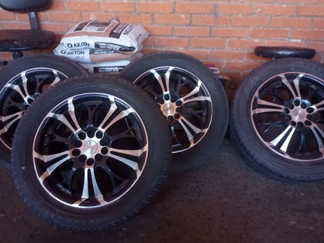 Rodas com pneus aro 16cinco furo