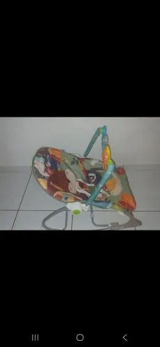 Cadeirinha vibratória de bebê