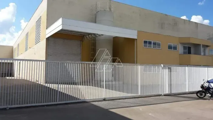 Imóvel comercial com 4 salas, 4 banheiros e 10 vagas à locação na Zona Norte Marília/SP