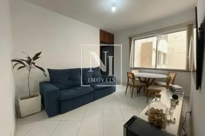 APARTAMENTO COM 2 QUARTOS A VENDA EM COPACABANA.