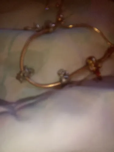 Pulseira Pandora com adereços