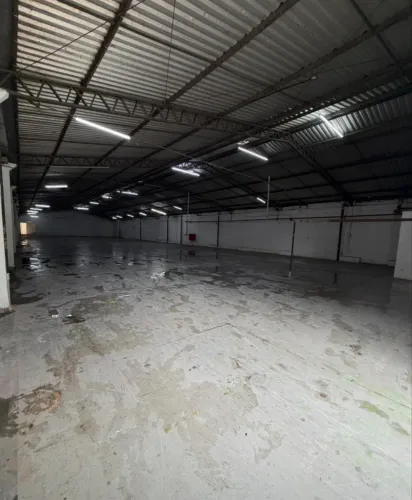 Galpão 1.400m2 nível 5 Distrito 1 leia