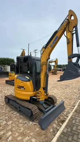 MINI ESCAVADEIRA XCMG XE35U