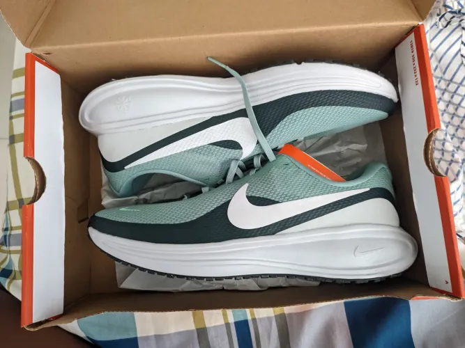 NIKE REVOLUTION 8 TAMANHO 43