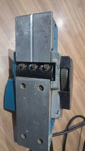 Plaina Elétrica Makita 1100 950W 220V - Profissional,robusta e potente!