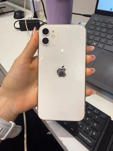 iPhone 11 64GB