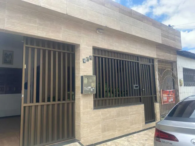 Casa com ponto comercial no João Alves - 264266 [25527]