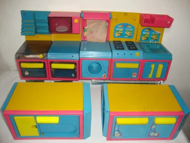 Antiga Miniatura Móveis BANKUKA Bandeirantes.