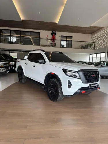 Nissan Frontier Pro4x CD 4X4 2.3 Bi-TB Die. AUT 2023