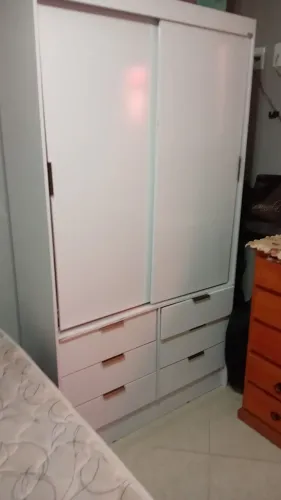 Guarda roupa carioca pequenoo