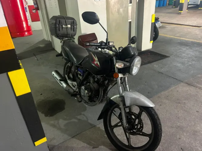 Vendo moto Suzuki 125 Ano 2008