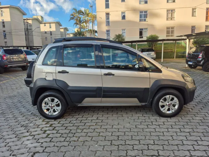 Fiat Idea Adv./ Adv.lock.dualogic 1.8 Flex 5P 2011