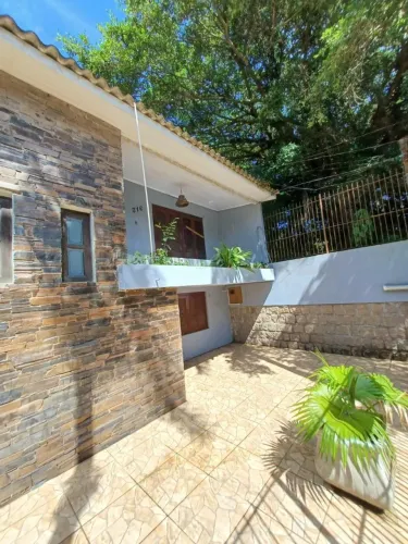 Vendo Sobrado | Garagem para 2 Carros | Pátio com Pomar