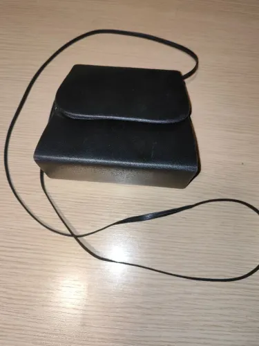 Bolsa pequena couro sintético - preta