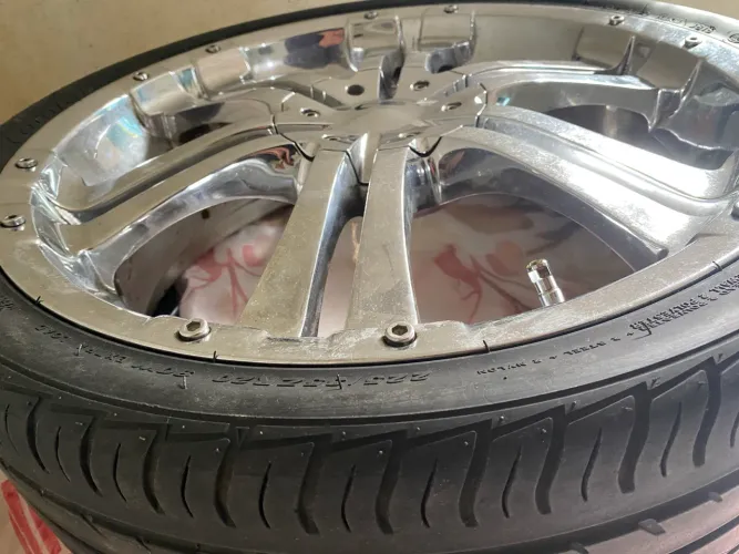 Rodas cromada 20? , com pneus sem uso 