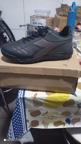 Chuteira society Diadora 39